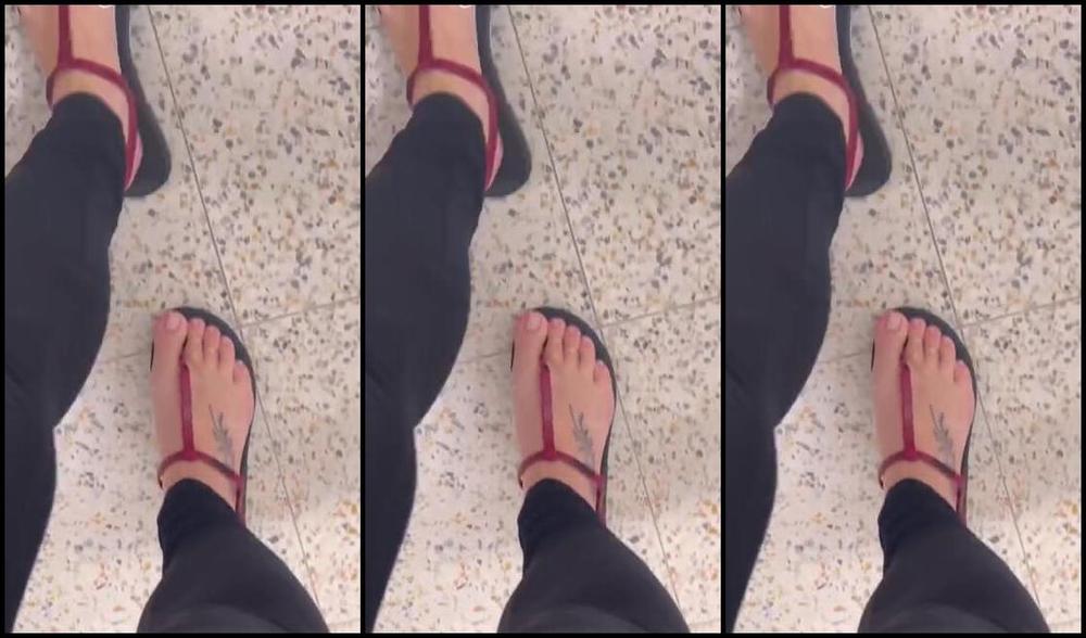 Footsiegalore Onlyfans Shopping With My Bare Toes Getting Ready For The Footsie Advent Calendar It S Going To Be So Much