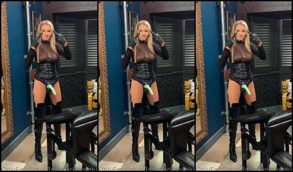 Ladydarkangeluk Onlyfans Another Behind The Scenes Always So Serious Ha Ha With Mistresskrushuk