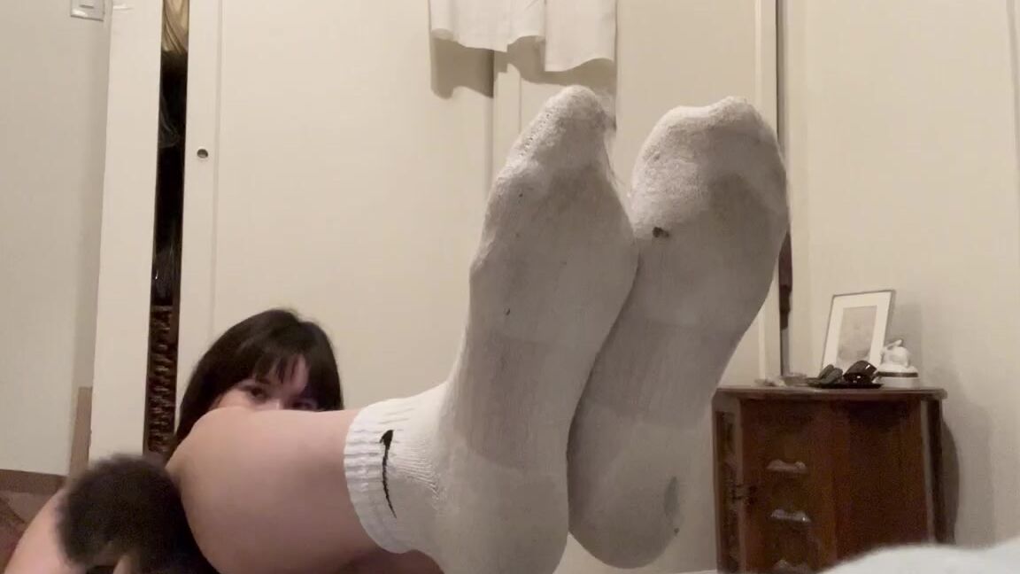 Mila Ballet Soles Aka Asianballetsoles Onlyfans Just Got Back From Ballet Practice Theyre So Dirty And Smelly Lol