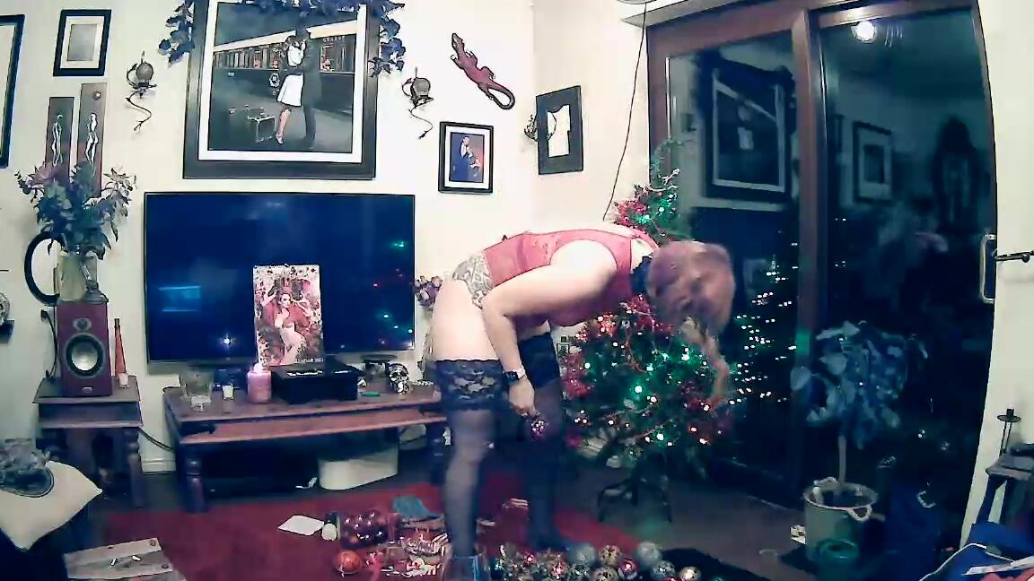 Zaradurose Stream Started At Pm Putting Up My Decorations