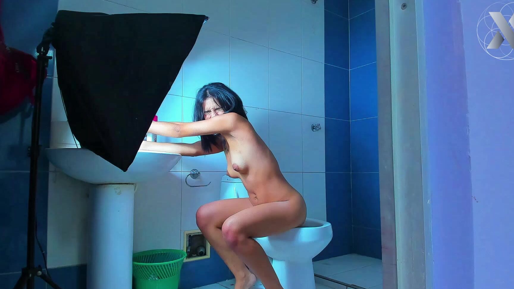 Xlivestudio Sisters Left Home Alone