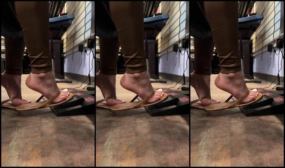 Veronica Soles Nicknamed Starr382 Foot Fetish 05 03 2024 Onlyfans Video Enjoy My Elegant Toes With This Elegant Performance