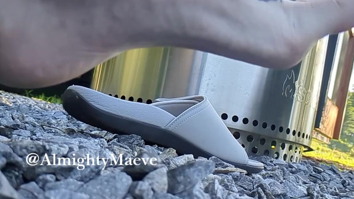 Almighty Maeve Nicknamed Almightymaeve 06 24 2025 Onlyfans Video 3 Votes For Sandal Dangle With Rock Grab So Here You Go Thank You For Y