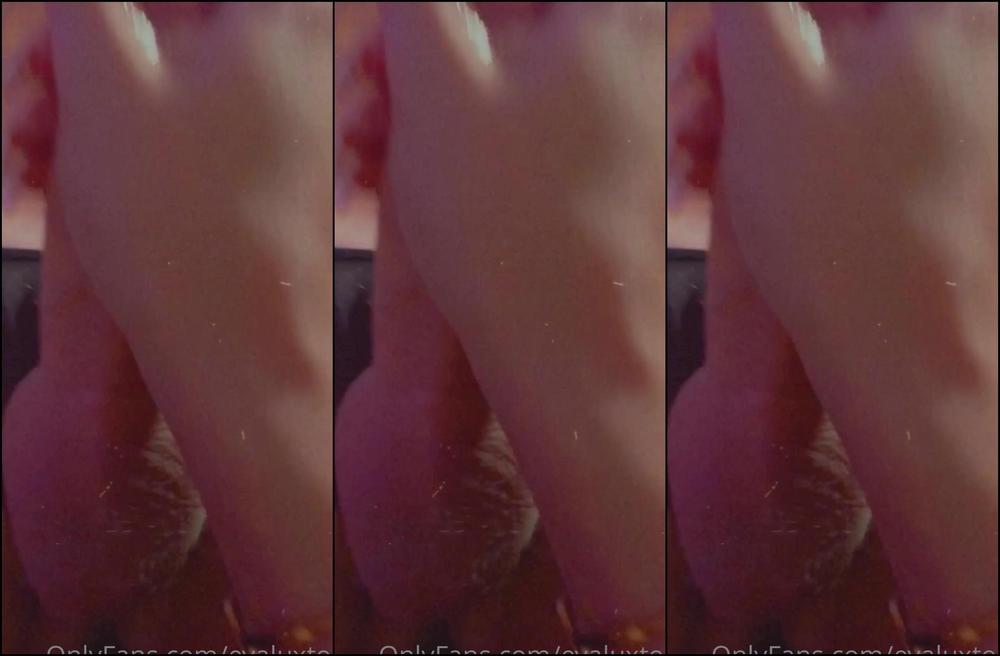 evaluxtop-05-09-2020-841034972-una-piccola-sessioni-d-masturbazione-con-mio-nuovo-allievo-poi-succiato-cazzo-per-la-prima