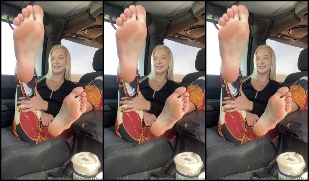 Goddess Kaylee Aka Xomaddykxo Onlyfans Eeeeee Come Jerk That Big Cock Of Yours To My Soles Maybe I Ll Even Let U Finish On Themp