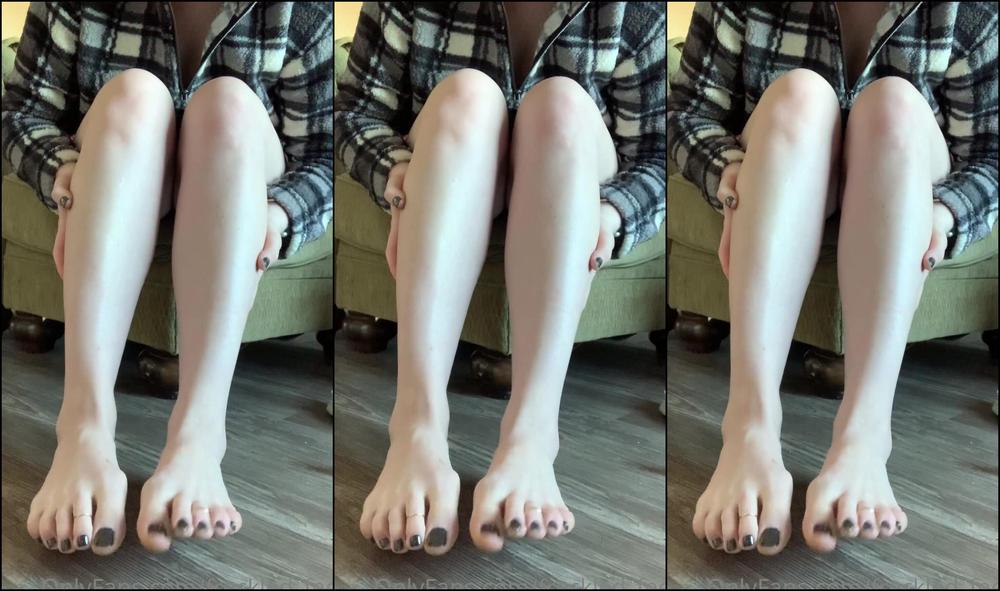 Freckled Feet Not Sure If This Is Something You Guys Will Like Just Me Freshly Showered Eating Lunch