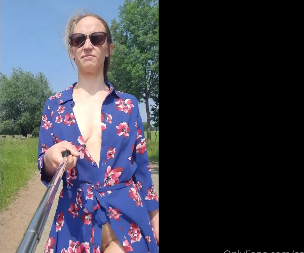 sarafya-25-06-2021-2145589175-the-thrill-of-walking-down-the-street-naked