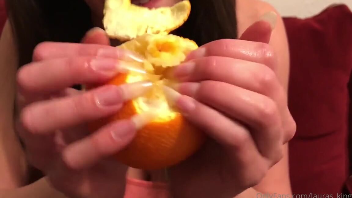 Lalalaura Nicknamed Lauras Kingdom 06 08 2020 Onlyfans Video Jazmines Claw Talk Jazmine Is Back And Her Nails Are Longer Than Ever In This