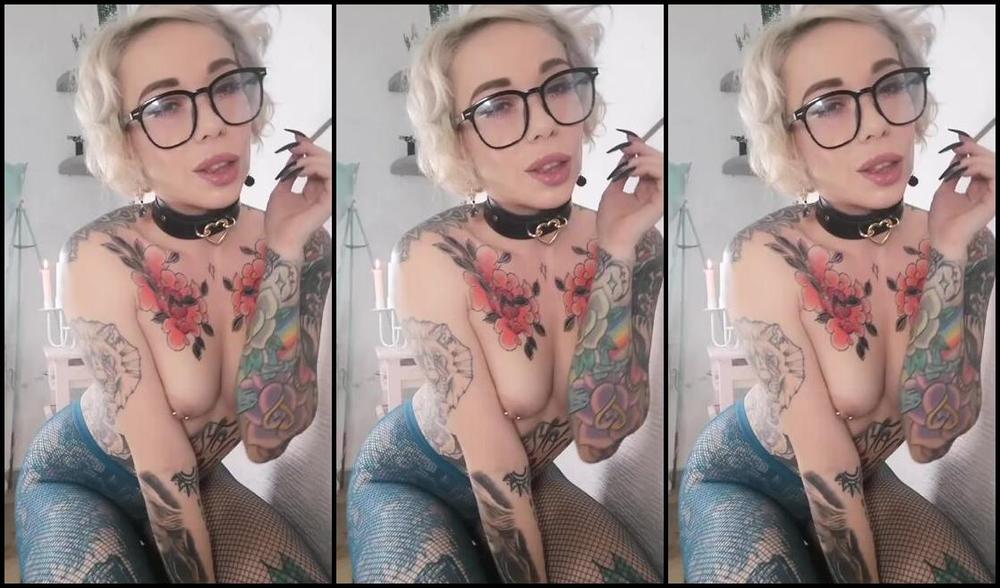 Queen Kinkerbell Nicknamed Kinkerbell23 Onlyfans Mmmm My Two Favourite Things Both Hitting My Lungs Together Such A Satisfying Moment Having Both Uc