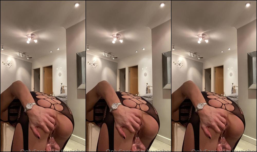 suziebest-06-01-2021-2002995650-i-think-you-should-play-along-with-me-don-t-you