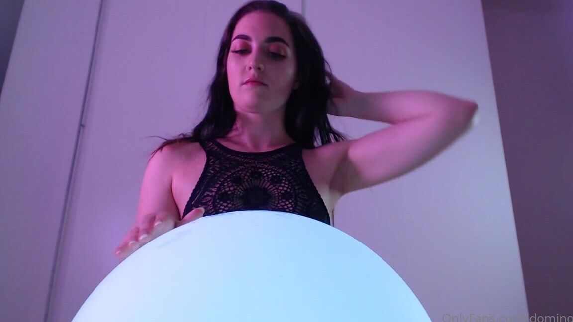 Dominofaye I End Up Playing On My Magical Orb Once Again This Time It Gets Wet If This Post Reach