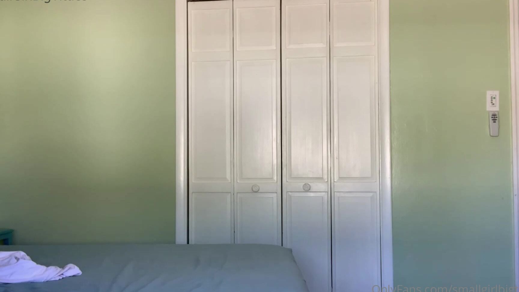 Smallgirlbigtitties Wearing Your Girlfriend S Bras Dd A You Re Lacking The Presence Of Big Full Breasts In Y