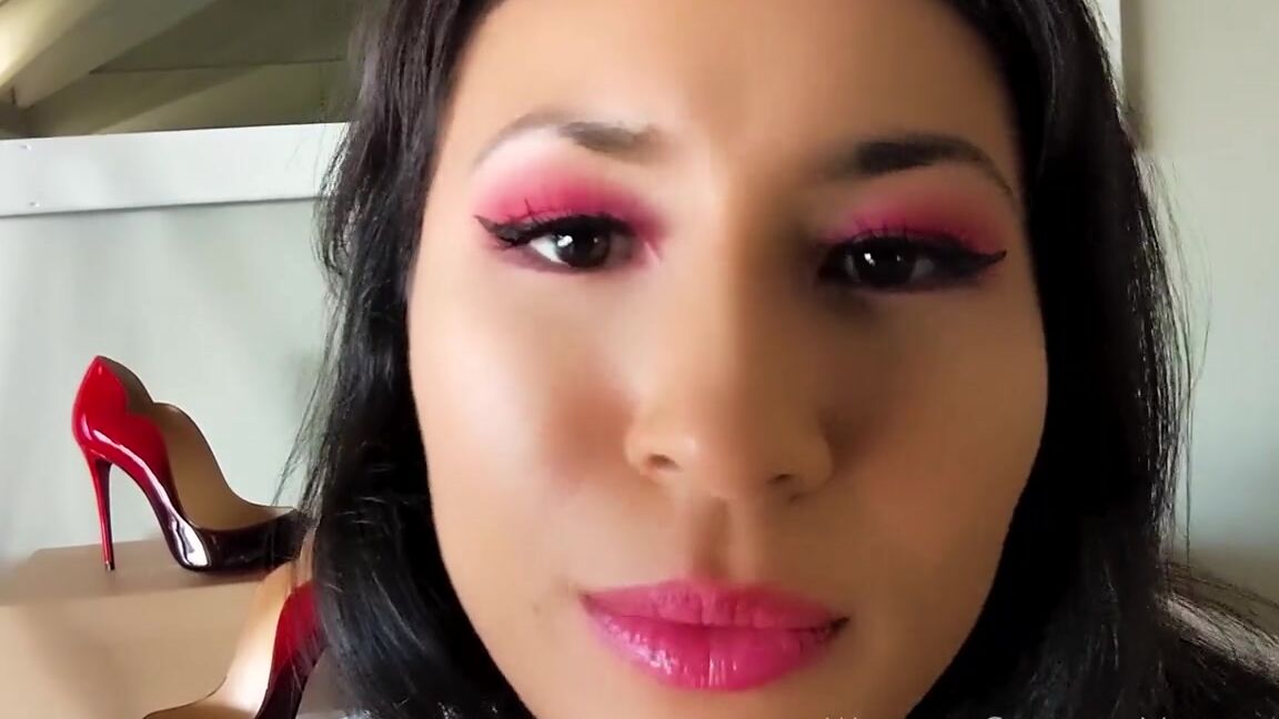 Goddess Mercy Aka Worshipgoddessmercy Onlyfans Ok So Like I Knooowwww Im Not Meant To Play With My Food But Its Just So Much Fun That I Dontp