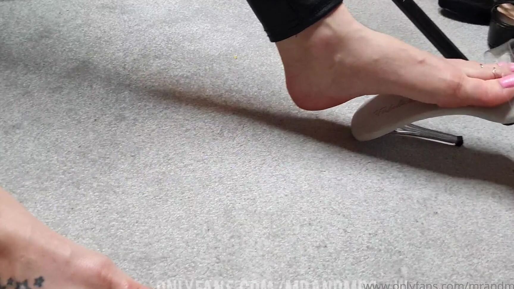 Mrandmrs W Minutes Of My Pretty Pink Toes In Some Heels Like If You Want More