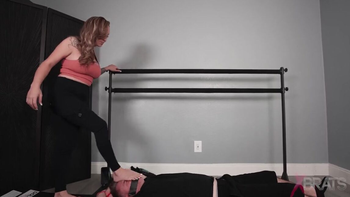 bratty foot girls sasha foxxx you interrupted me now pay 4k uhd Clips4Sale