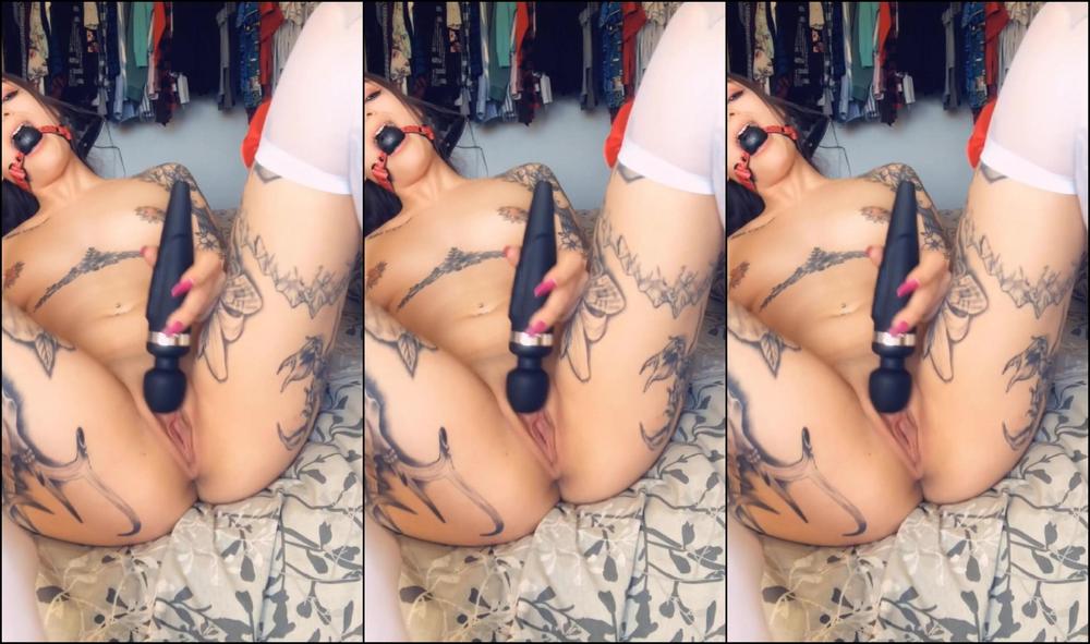 scarletsummerxx-07-04-2020-218898502-nurse-scarlet-is-here-to-cure-your-covid-i-love-being-extra-rough-with-myself-go