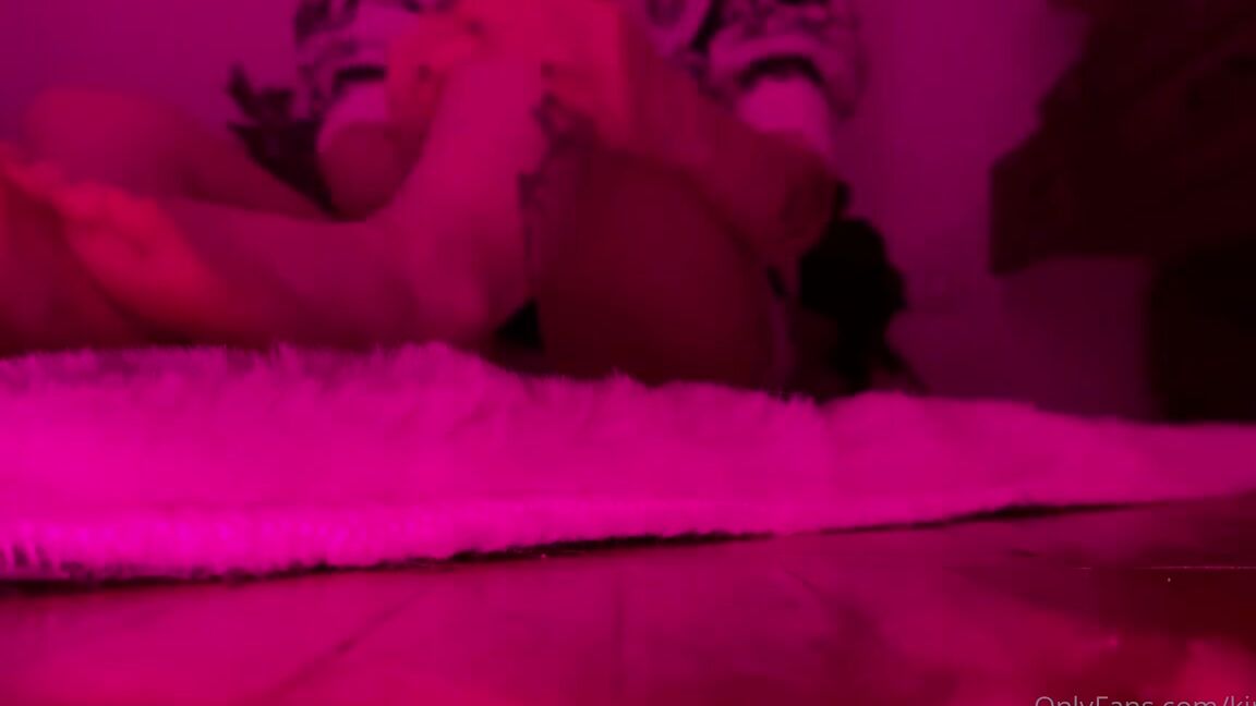 Kiro Queen Aka Kirojpg Femdom 03 03 2022 Onlyfans Video Taking Care Of My Legs And Feet After Work