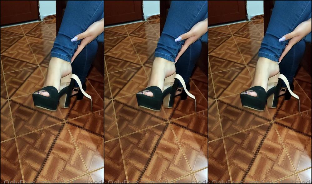 Teamfootmodelsco Y Si Despu S De Un Largo D A T Me Haces Un Masaje Y Hueles Mis Pies