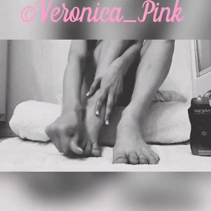 Veronica Pinkk Foot Job And Massage