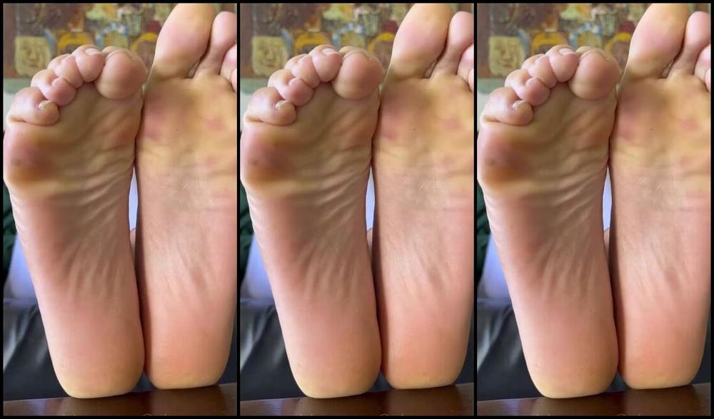 Venusian Soles Nicknamed Solesfromvenus 10 18 2023 Onlyfans Video Would You Sniff Them