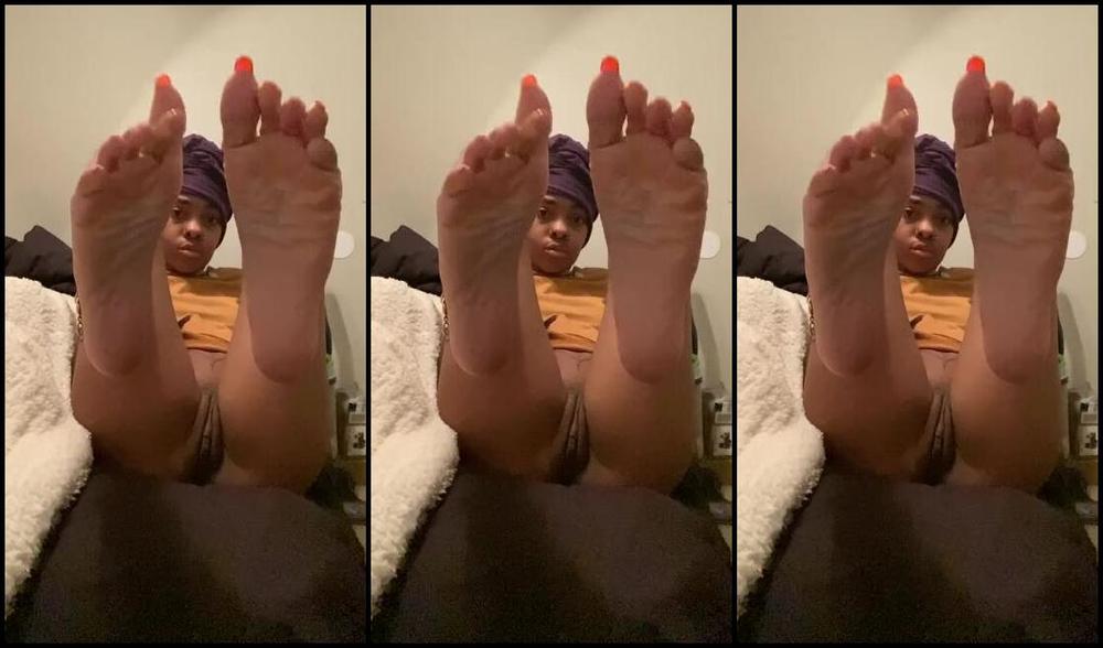 Zafeetllc Onlyfans Trynna Keep My Pussy Warm In This Winter Storm