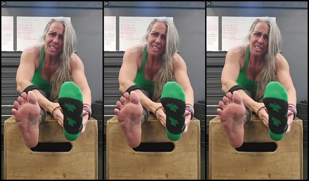 Flirtygirl370Z Nicknamed Flirtygirl370Z Onlyfans Nasty Feet Already 5 Hours In And 8 To Go Smelly And Sweaty