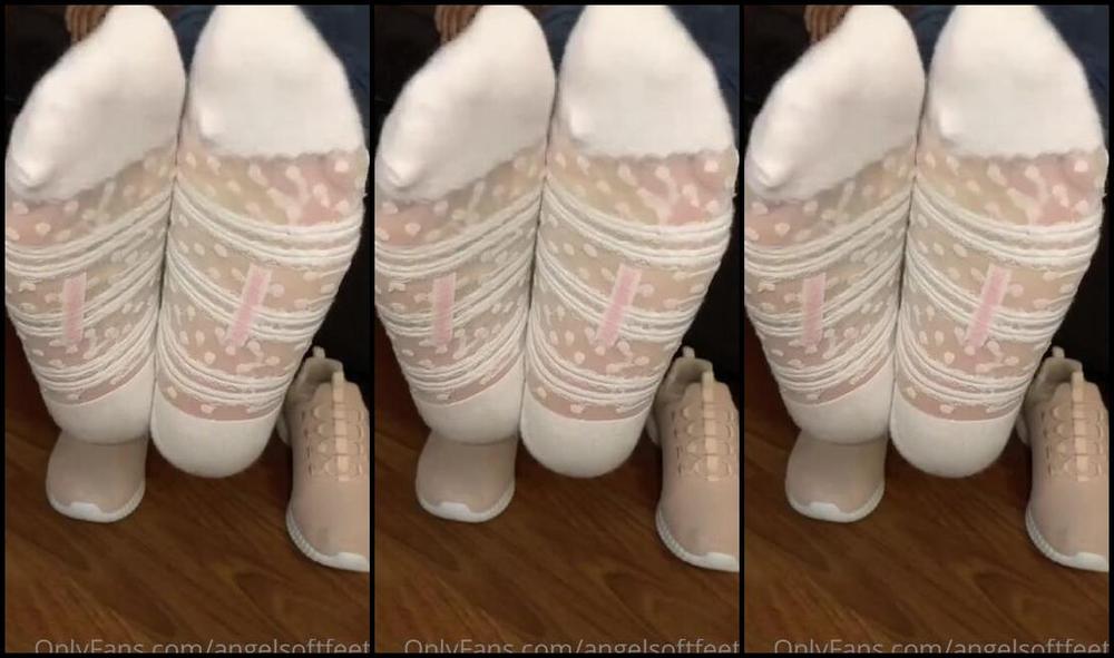Soft Angel Soles Nicknamed Angelsoftfeet Onlyfans Sneak Peek Into The 7Min Custom Video Someone Got To Enjoy Along With Their Worn Items From Me Re 1