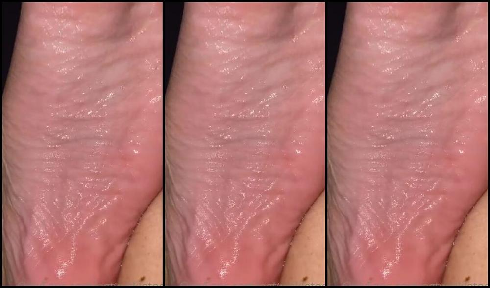 Waifu Jess Nicknamed Waifufeetmilkog Onlyfans Bubble Baths And Lotioned Up Soles 1