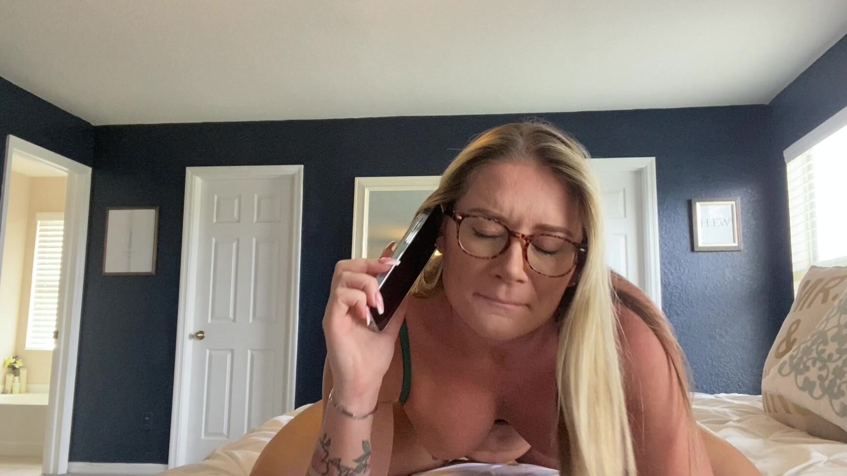 lauranvickers-milf-and-her-sons-friend-fuck-again Manyvids