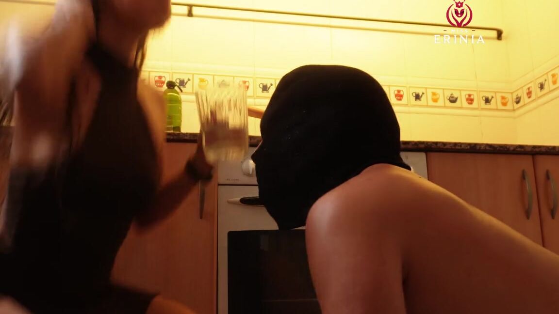 misserinia mistress erinia plays with the slave while cooking Clips4Sale