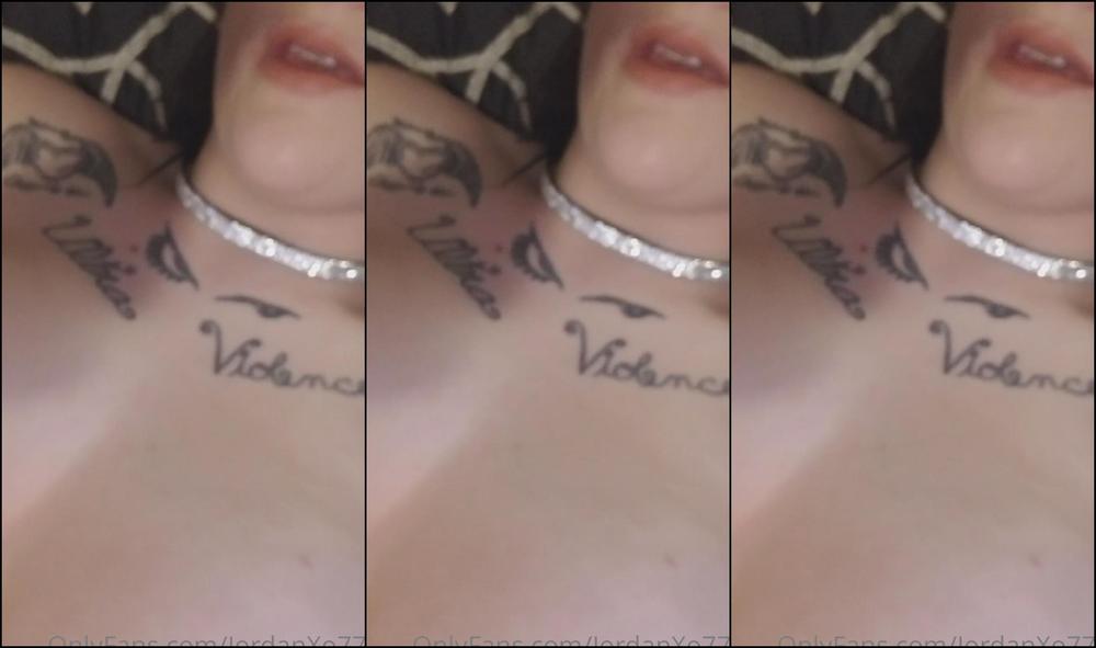 Jordanxo Who S Down To Watch Me Fuck This Fat Pussy Tonight