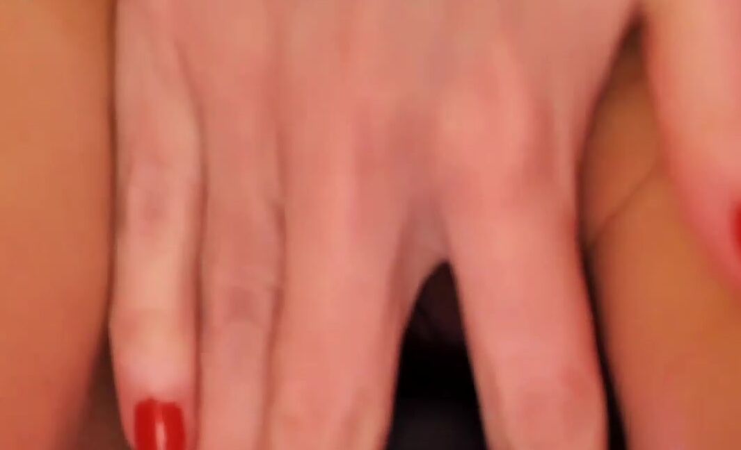 Katee Owen Close Dildo Min