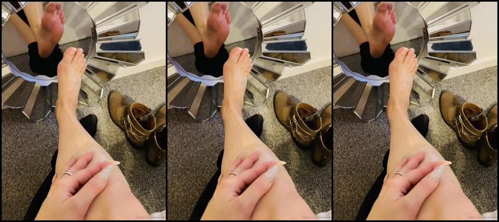 The Queen Of Sole Aka Missesdiscreets Onlyfans Time To Take These Off So Worn And Stinky Will Be Up For Sale At The Weekend 7