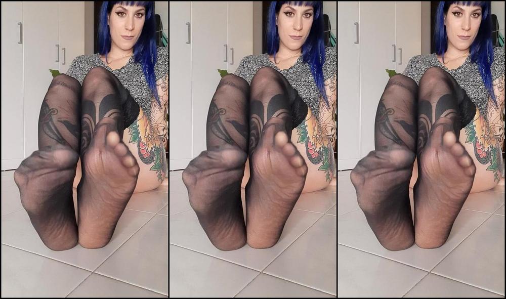 Neralunaeclipse 3596952902 12 07 2024 If You Love Nylon Content This Is For You Watch Me Slowly Remove My Nylon Stockings