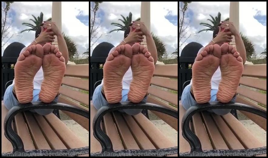 Deedeericanfeet Onlyfans Here S Another One But This One Was Taken By My Footboy In 2018 Quality Isn T Great