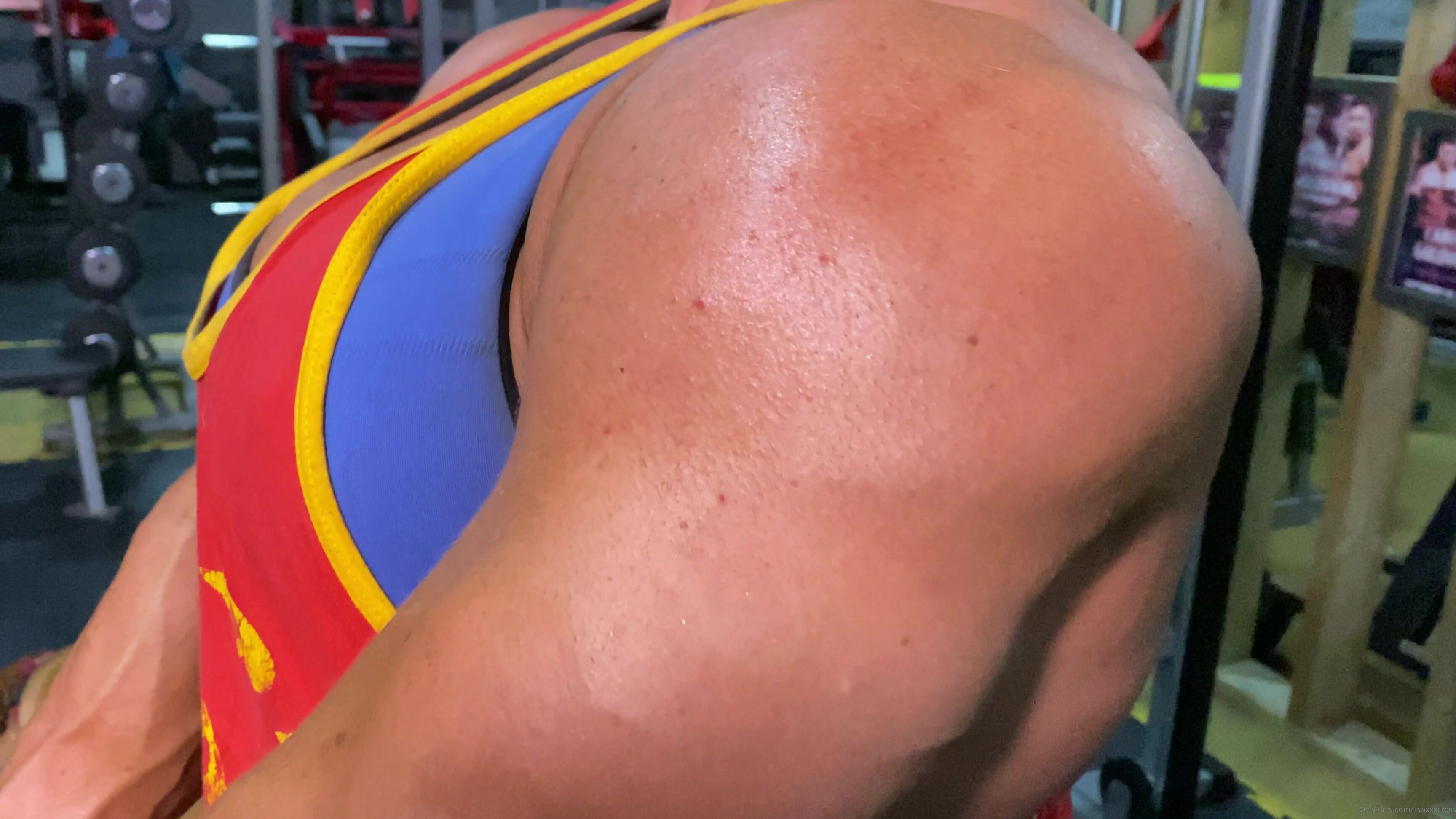 Lisaxxxcross Crazy Hot In The Gym Today