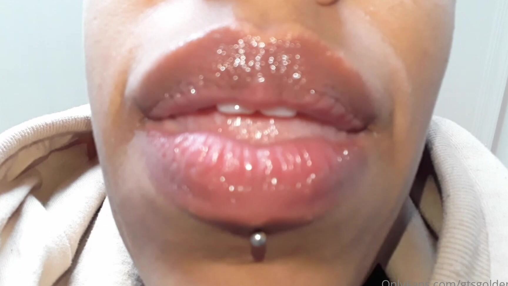 Gtsgoldenlace Goldenlace See S A Little Tiny Snack Mmmmm