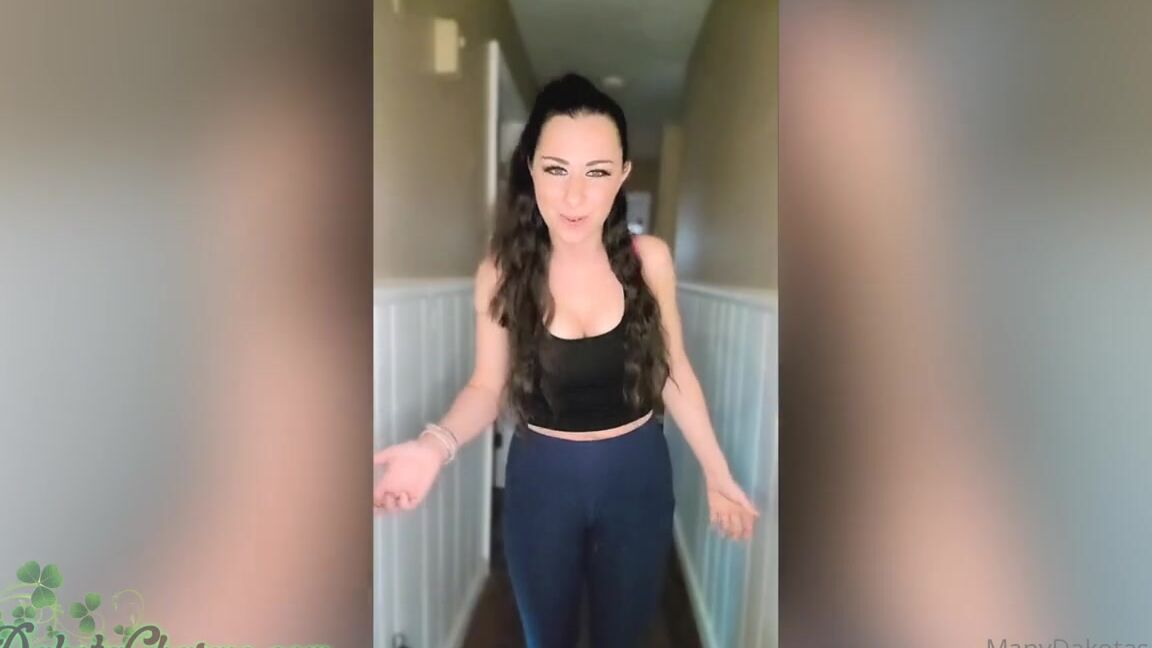 Dakota Charms Nicknamed Dakotacharms Onlyfans V Day With The