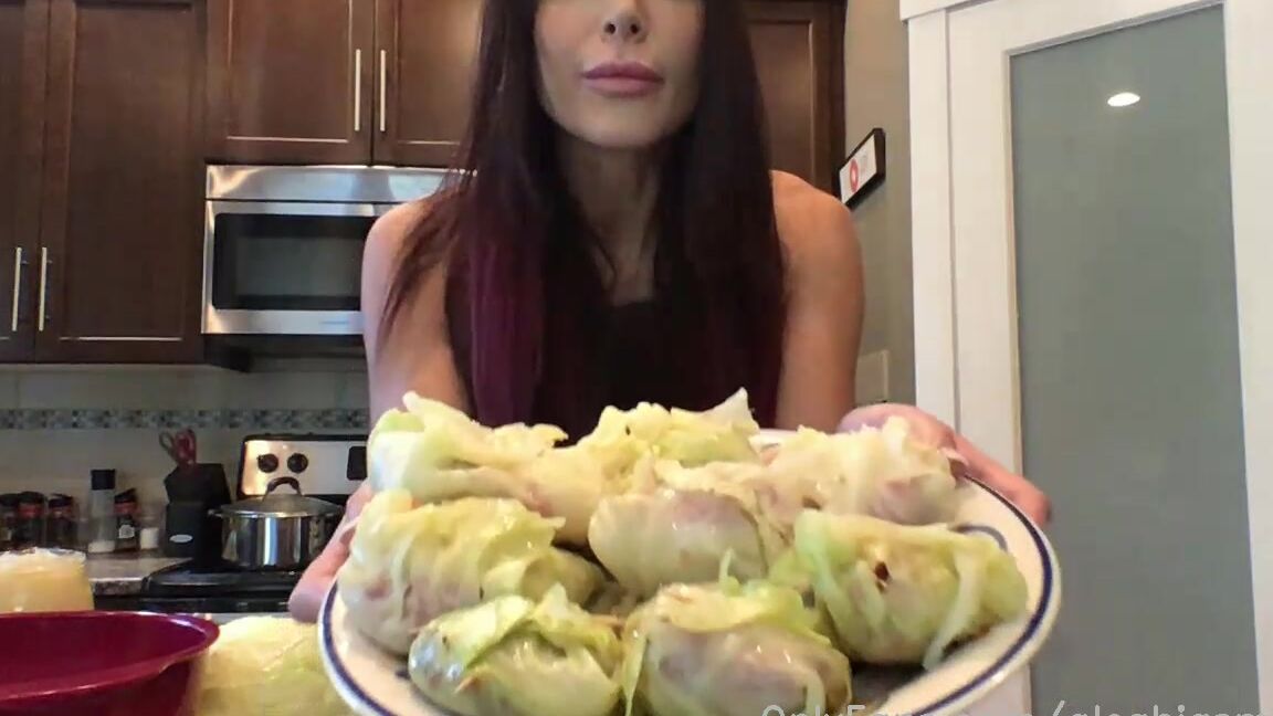 aleahjasmine-18-07-2020-555039391-cooking-with-aj-part-one......-we-need-tipppers-guys-this-is-my-only-main-income-until-se