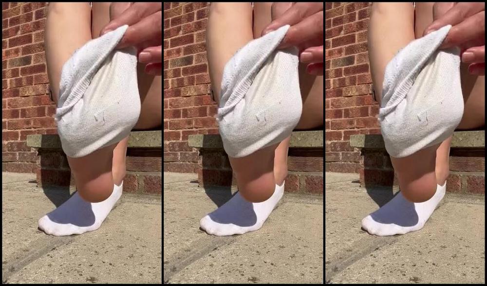 Miss Emma Rose Nicknamed Emmaemmarose Onlyfans Payday Tips Now I M Home From Work I Want Them All