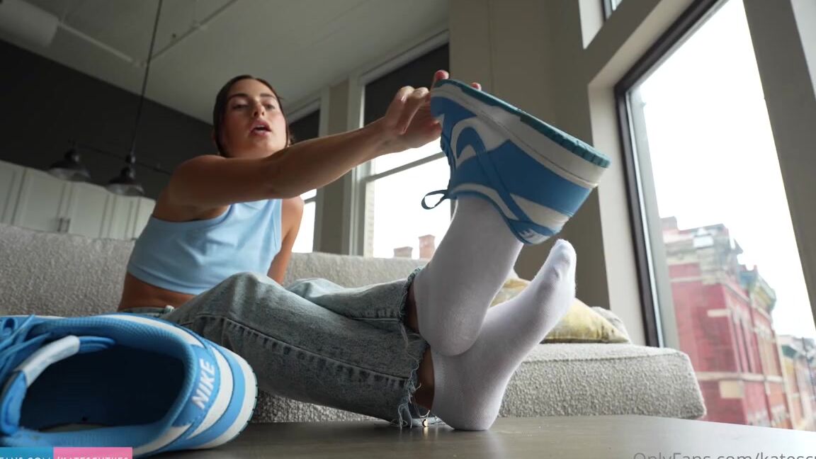 Goddess Kate Aka Katescutiies Onlyfans My Ex Boyfriend Comes Over And Thinks He Deserves To Worship My Feet Like He Used To We Ll See Abo