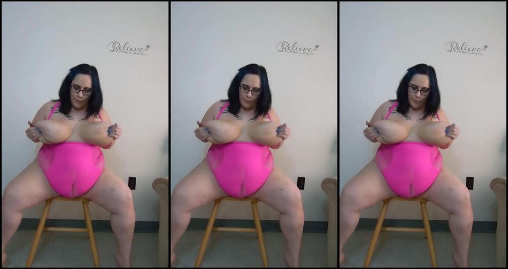 Lyla Everwettt Lil Feet And Booty Fetish Play