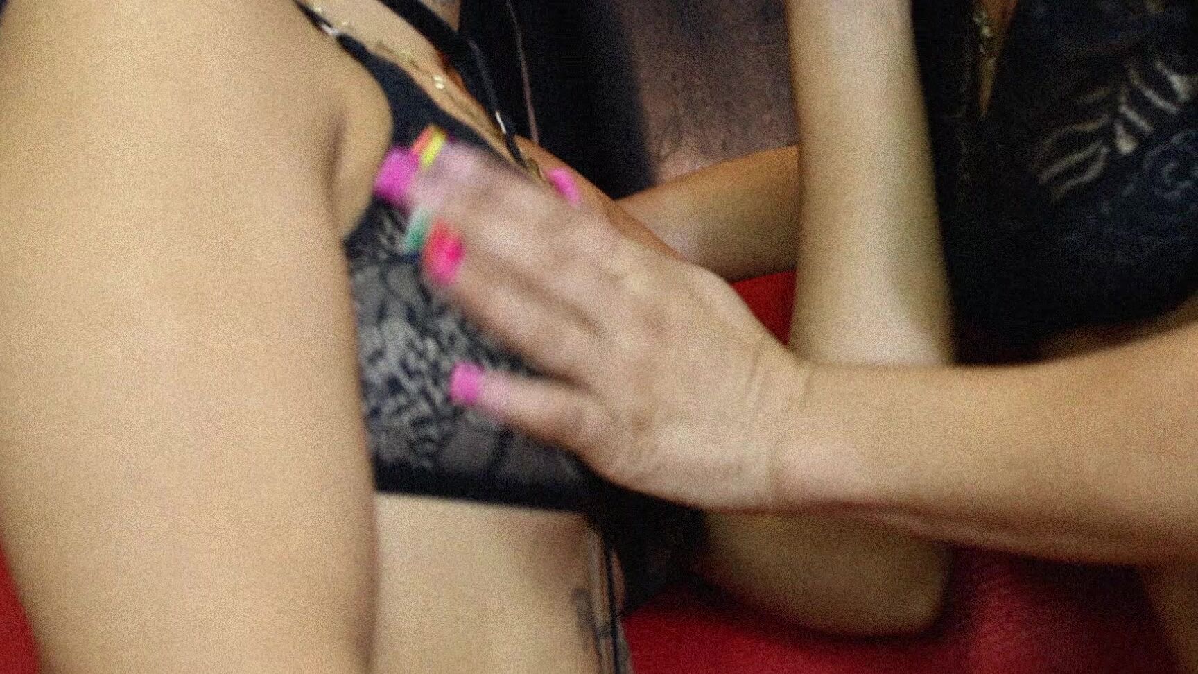 Xlivestudio Delicius Hot Sexy Girls Kiss Sensually