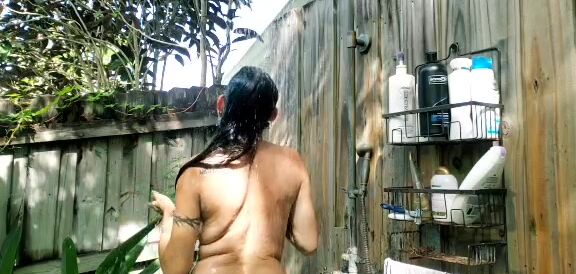 "Stormi Winters" milf, bubbles, outdoors, shower scenes, wet & messy OUTDOOR SUDS manyvids