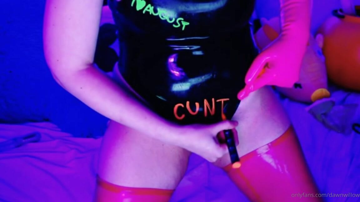 sally-fae-31-01-2019-21220993-uv-show