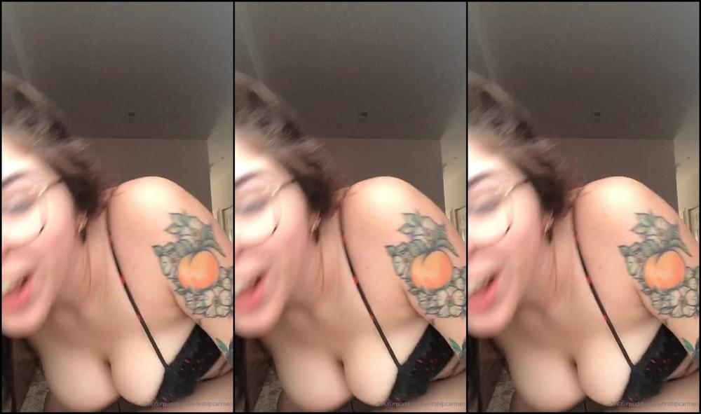 Conejitacarmen I Haaate When The Lighting