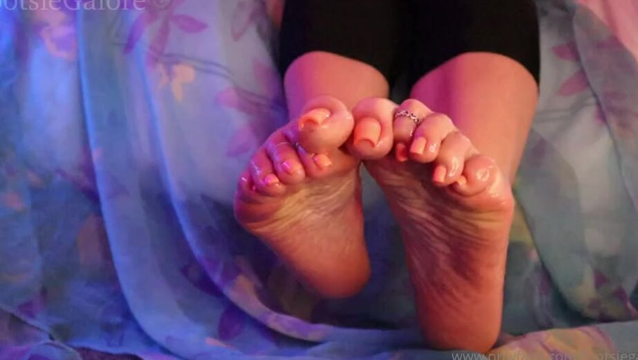 Footsiegalore Onlyfans So Oily So Soft And Sooo Slippery