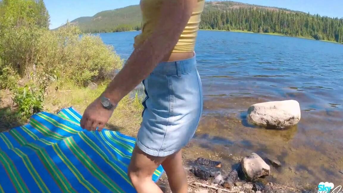 skypierce-06-08-2020-653782108-i-take-you-for-a-drive-to-fuck-me-at-this-beautiful-lake-..-i-m-so-horny-and-wet-but-