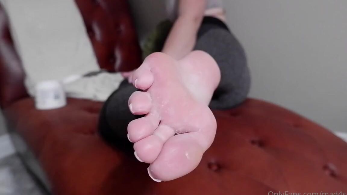 Goddess Mads Nicknamed Mad4Soles Onlyfans After A Long Weekend Soaking In The Hot Springs My Feet Were Begging For Some Undivided Tlc