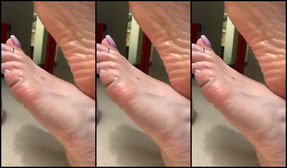 Fendi Feet Aka Goddessfendi Onlyfans Up Close And Personal W The Softest Soles You Ll Ever Feelp